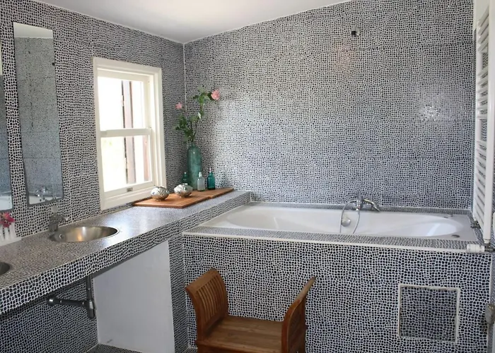 Oasis Azul - Beautiful With Heated Private Pool, Short Walk Sesimbra