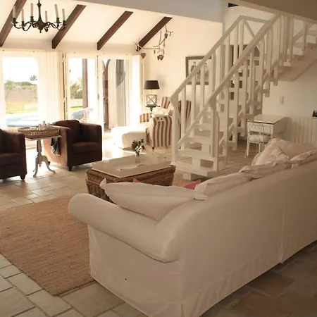 Oasis Azul - Beautiful With Heated Private Pool, Short Walk To Amenities Villa Sesimbra